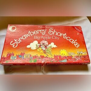 Vintage 1981 Strawberry Shortcake In Big Apple City Complete Board Game